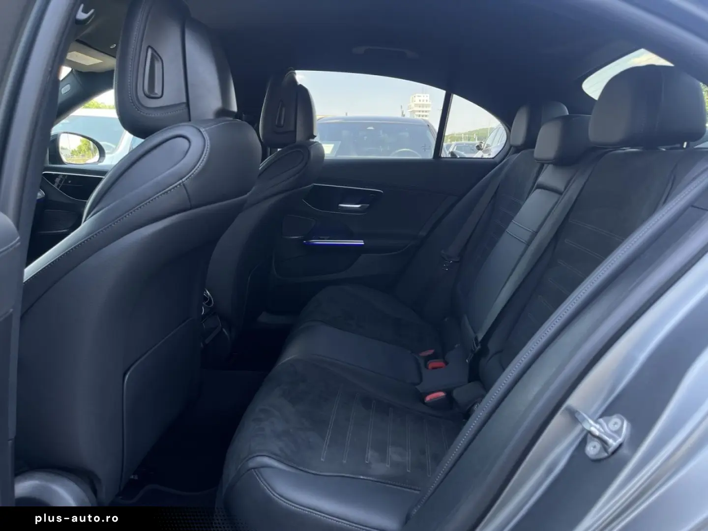 MERCEDES-BENZ C 300 e AMG NIGHT DIGI LIGHT TOTW AMBIENTE 360