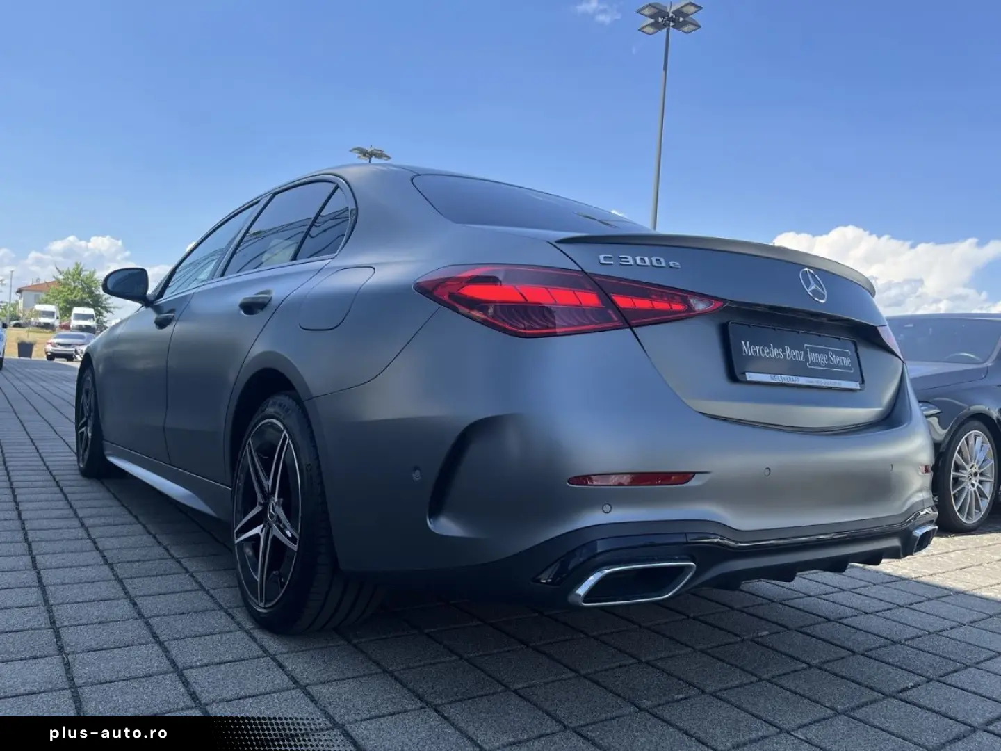 MERCEDES-BENZ C 300 e AMG NIGHT DIGI LIGHT TOTW AMBIENTE 360