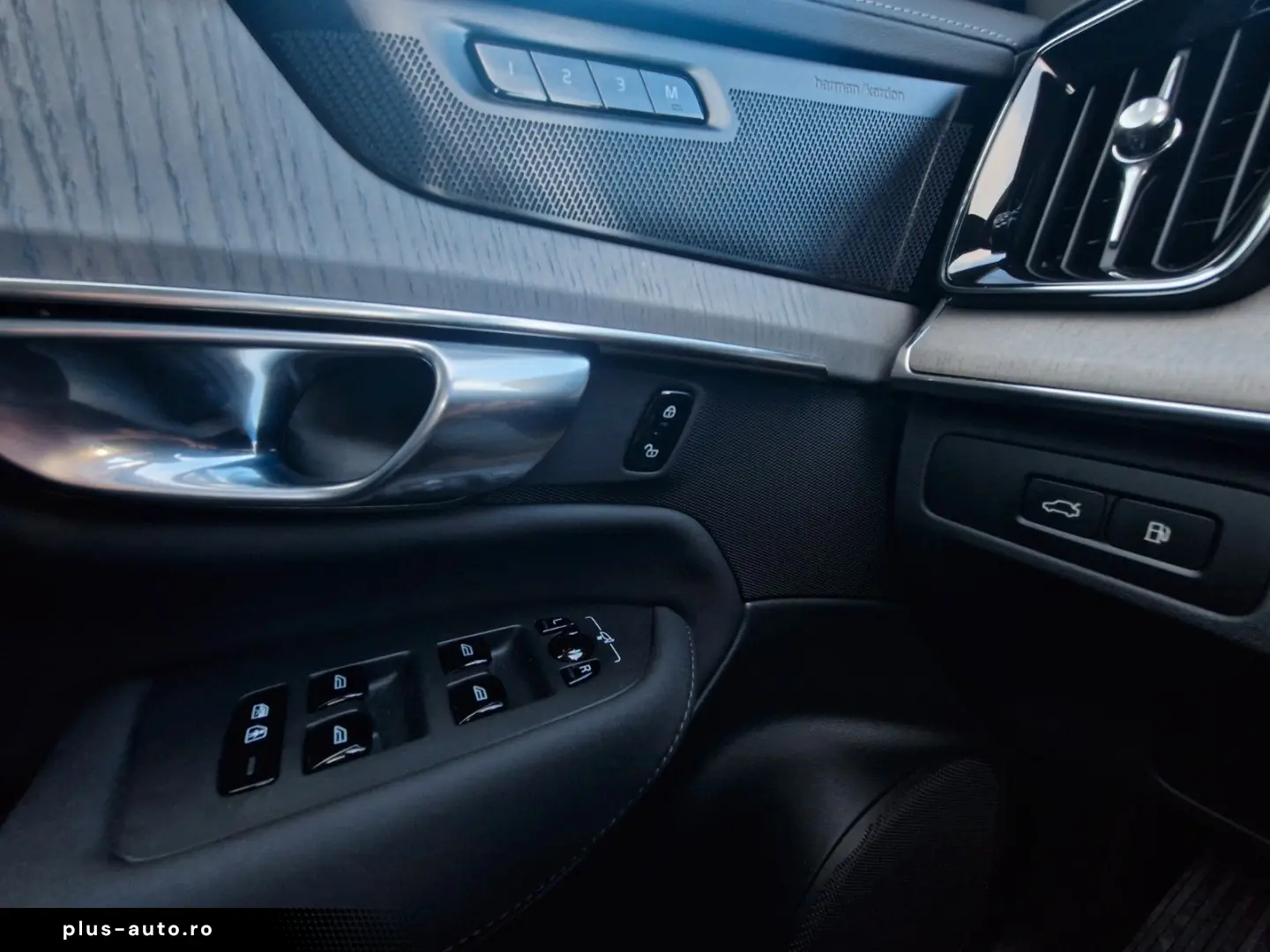 VOLVO XC90 T8 Plus Dark Ventilation 360