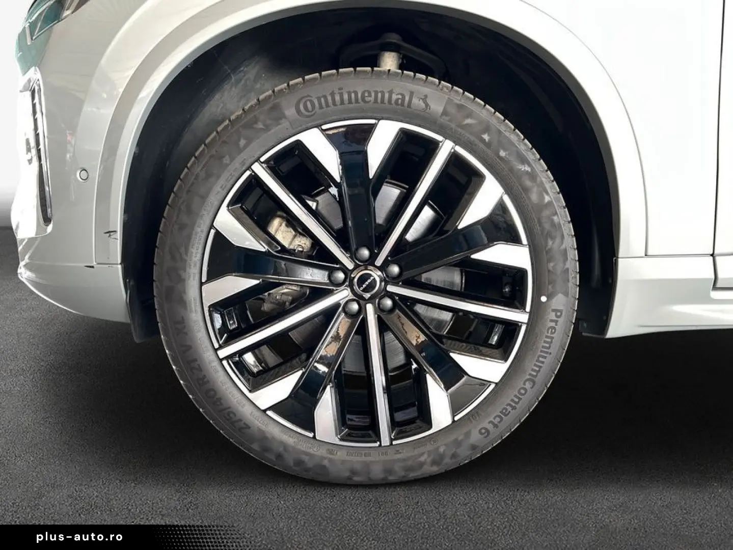 VOLVO XC90 T8 UltraBright Massage Ventilation B&W 360