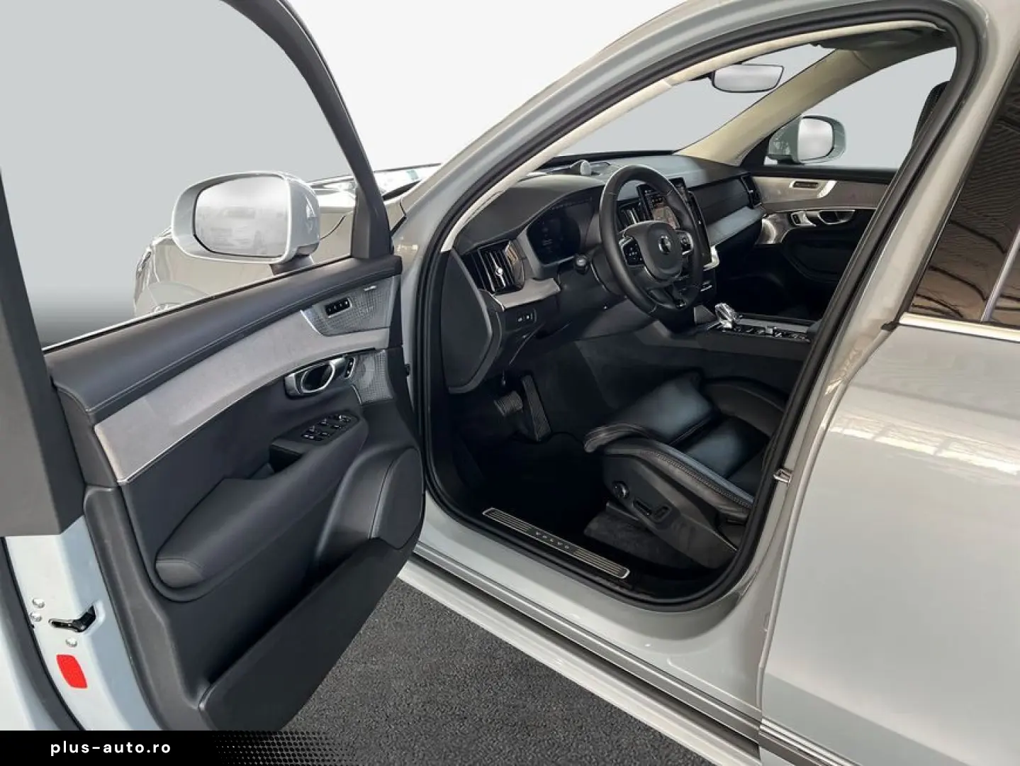 VOLVO XC90 T8 UltraBright Massage Ventilation B&W 360