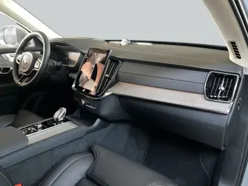 VOLVO XC90 T8 UltraBright Massage Ventilation B&W 360
