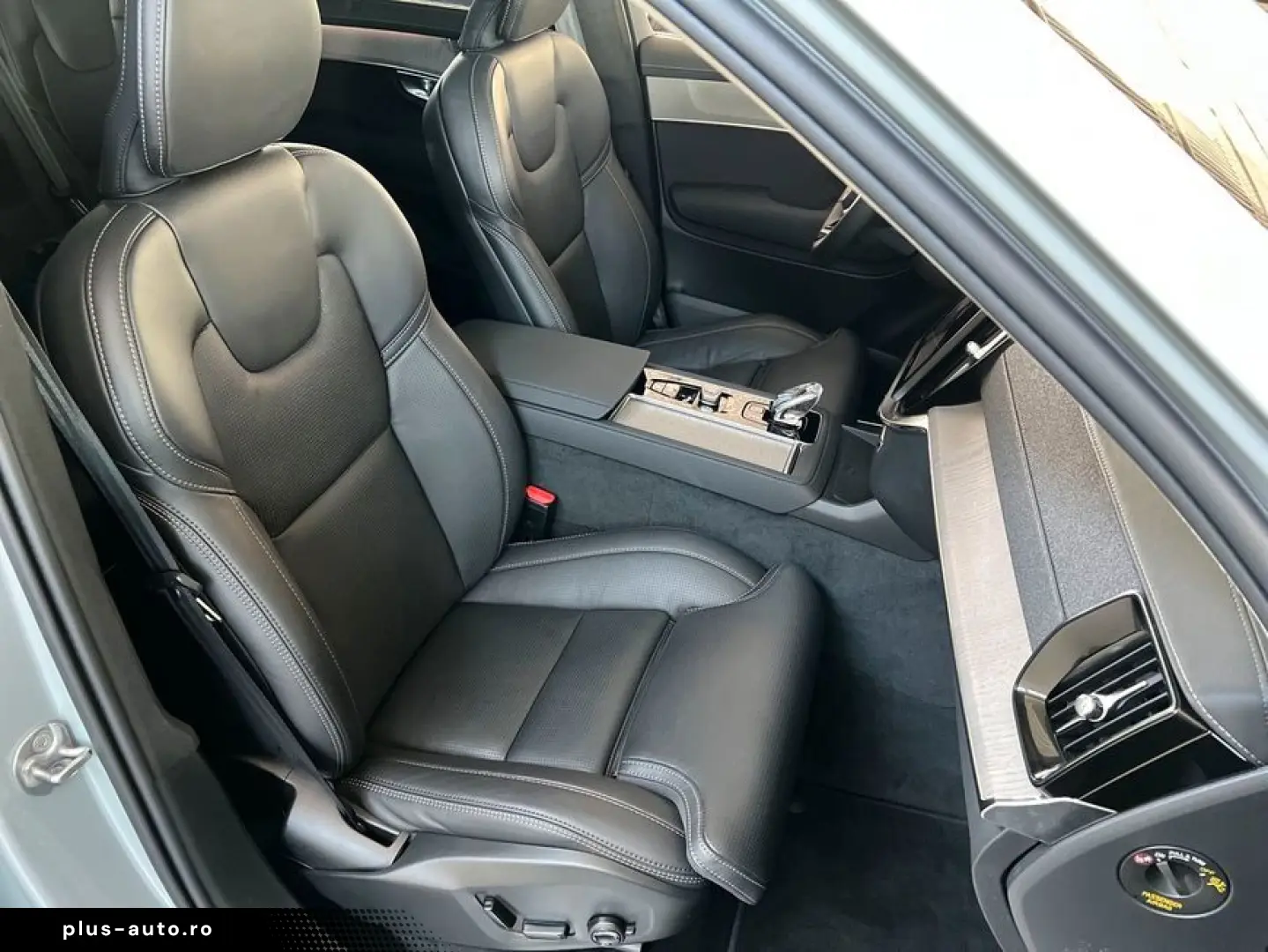 VOLVO XC90 T8 UltraBright Massage Ventilation B&W 360