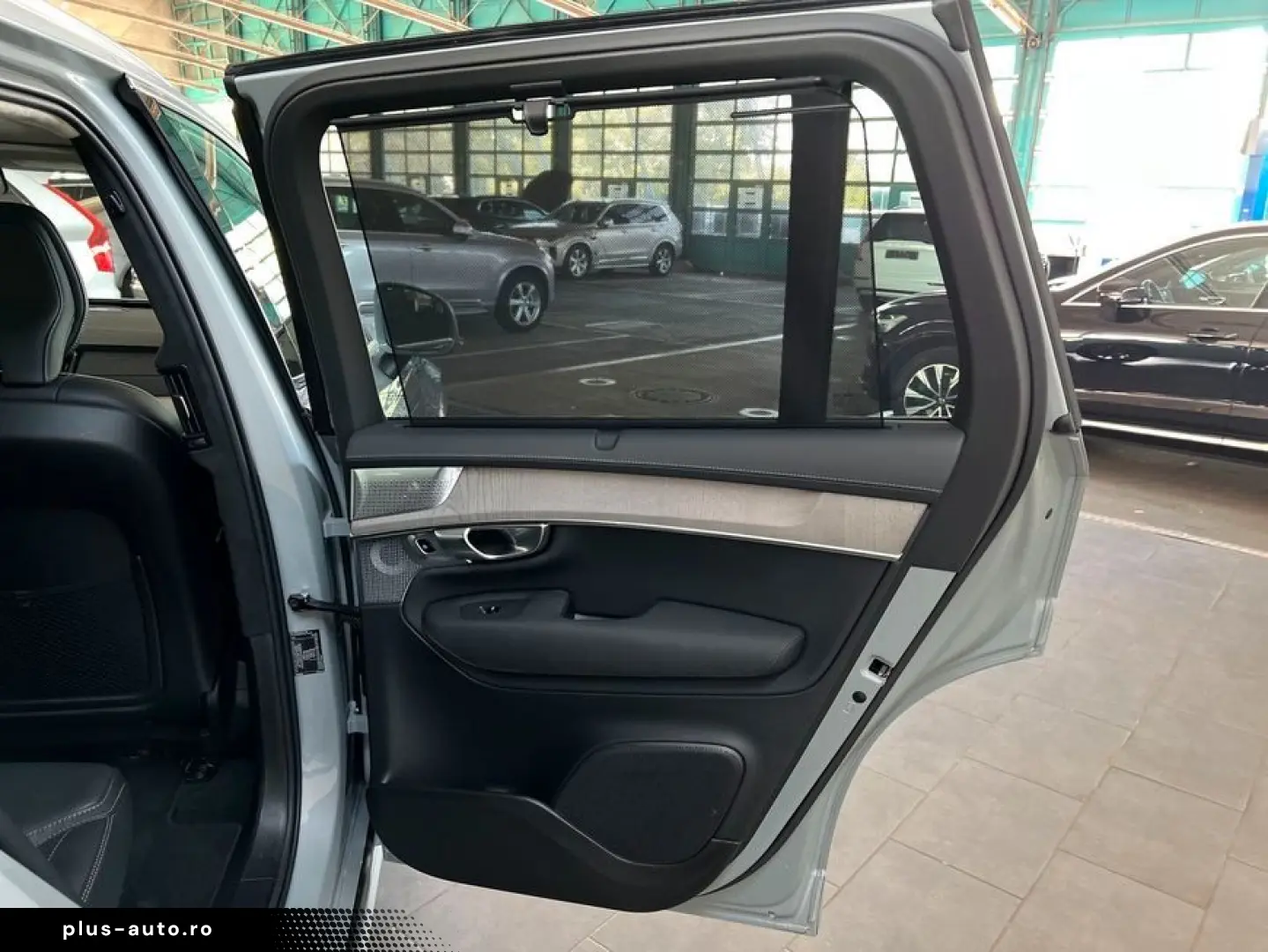 VOLVO XC90 T8 UltraBright Massage Ventilation B&W 360