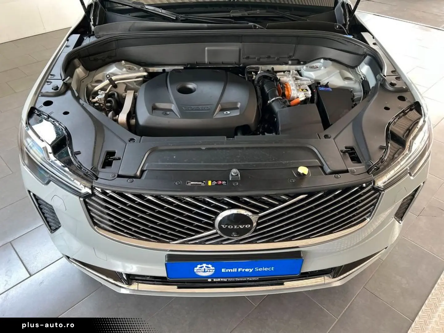 VOLVO XC90 T8 UltraBright Massage Ventilation B&W 360