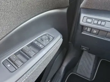 Lexus LBX 1 5 FWD Komfort Paket