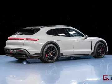 PORSCHE Taycan 4S Cross Turismo 21  Pano 18-way BOSE