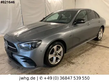 MERCEDES-BENZ E300e 2x AMG Designo MB-LED FahrAss  HeadUp