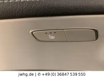 MERCEDES-BENZ E300e 2x AMG Designo MB-LED FahrAss  HeadUp