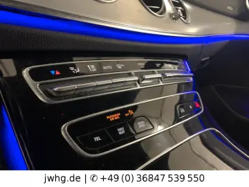 MERCEDES-BENZ E300e 2x AMG Designo MB-LED FahrAss  HeadUp