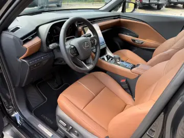 Lexus LBX RELAX.1.5