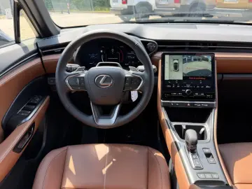 Lexus LBX RELAX.1.5