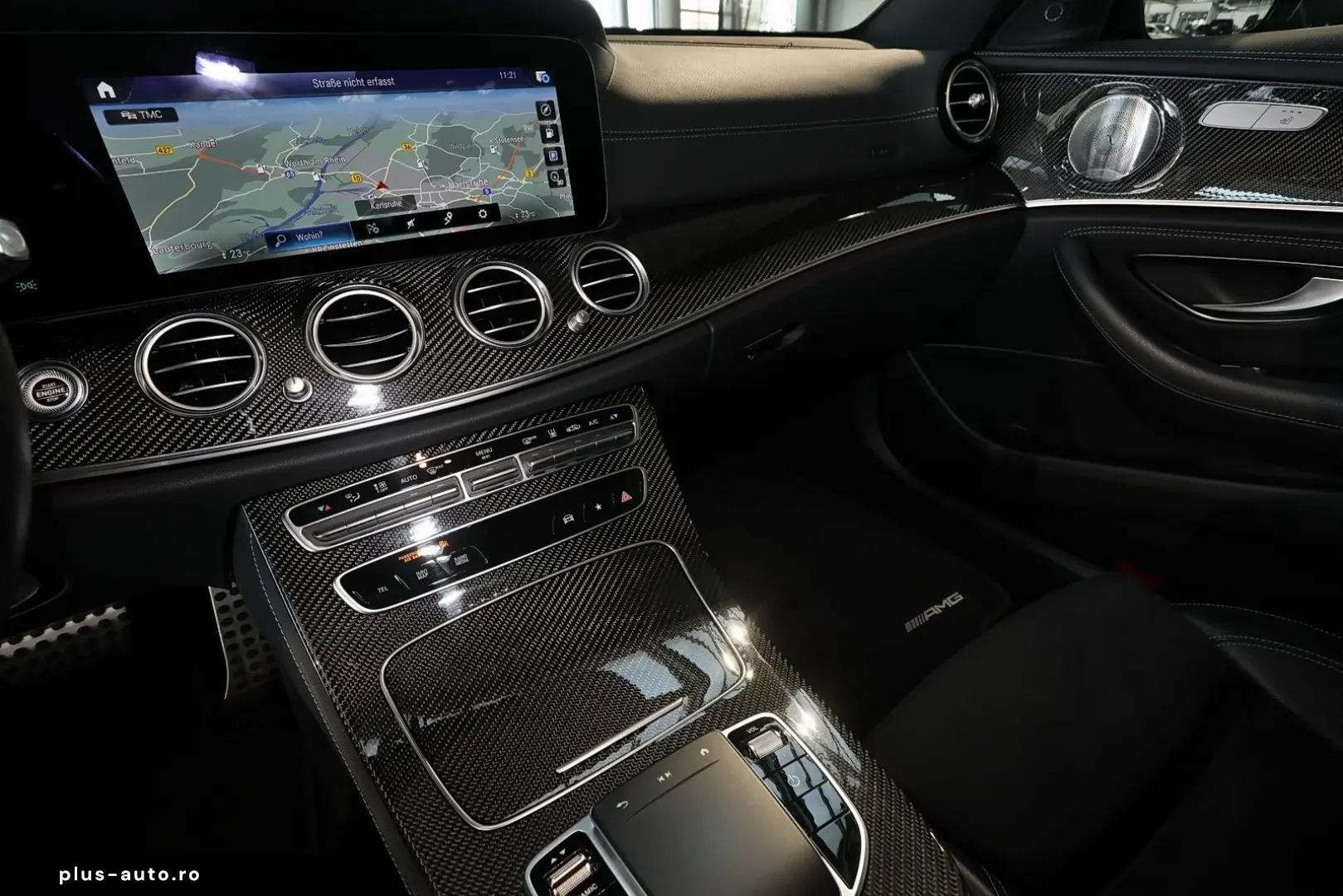 MERCEDES-BENZ E 300 e AMG PANO KAMERA HIFI NIGHT LED 18