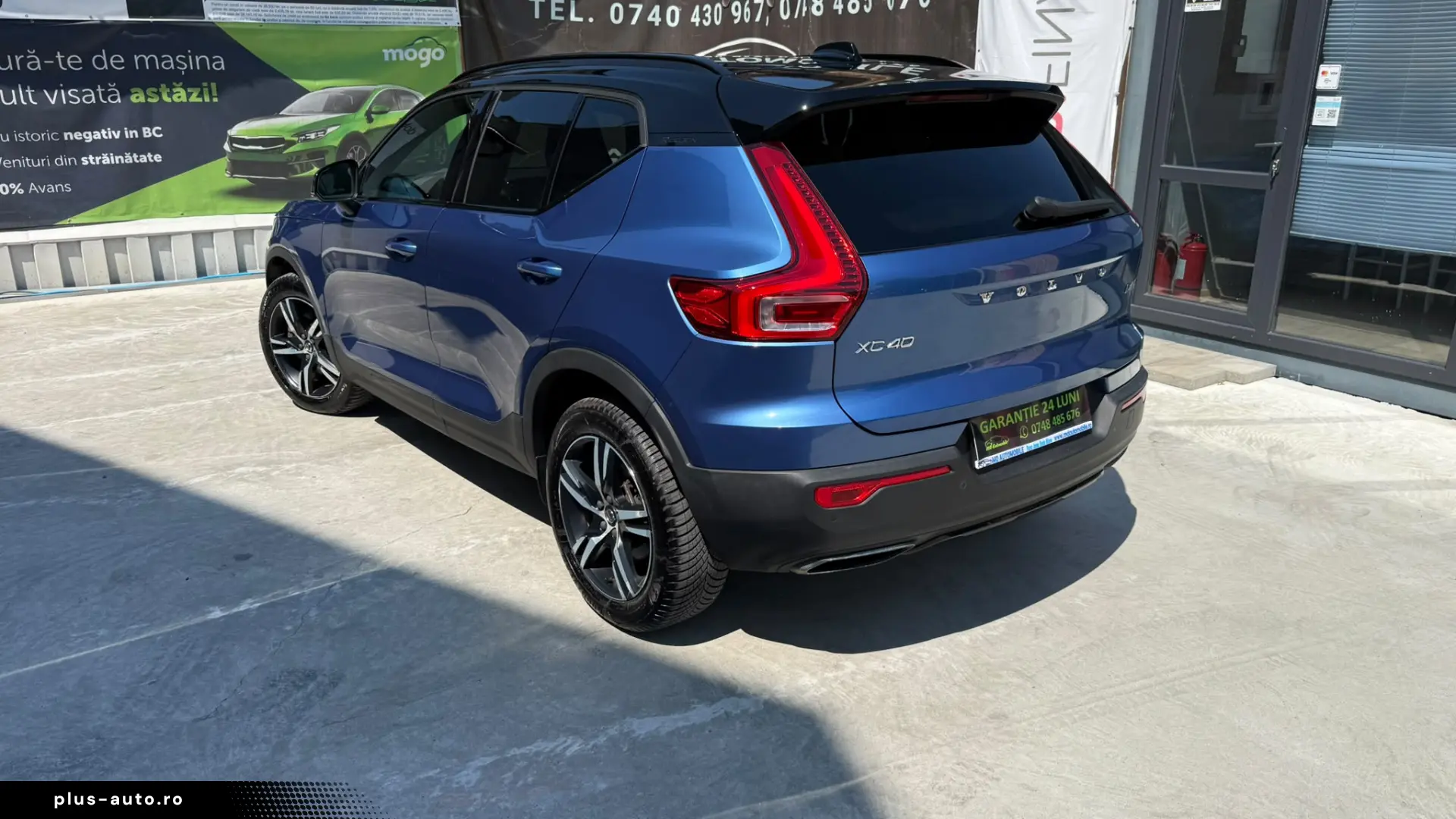 VOLVO XC40 R DESIGN