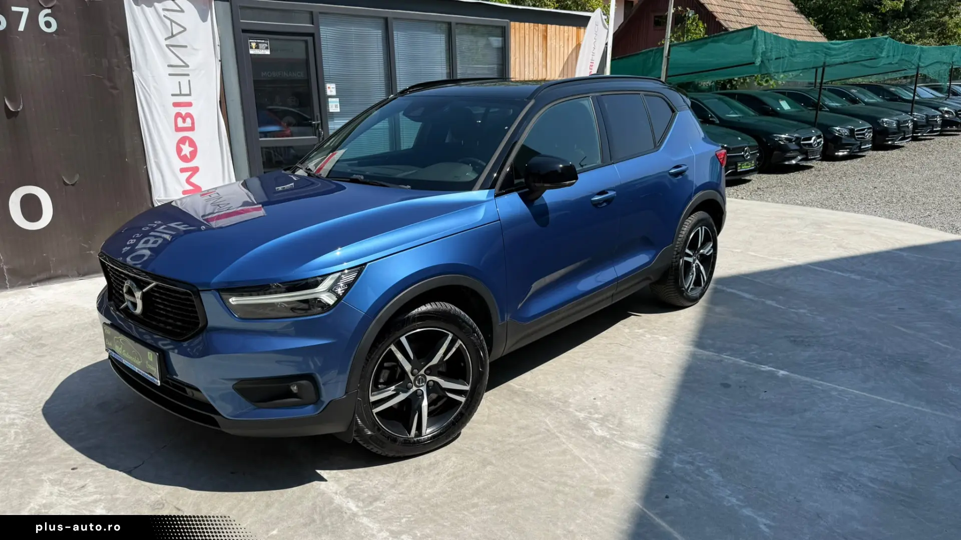 VOLVO XC40 R DESIGN