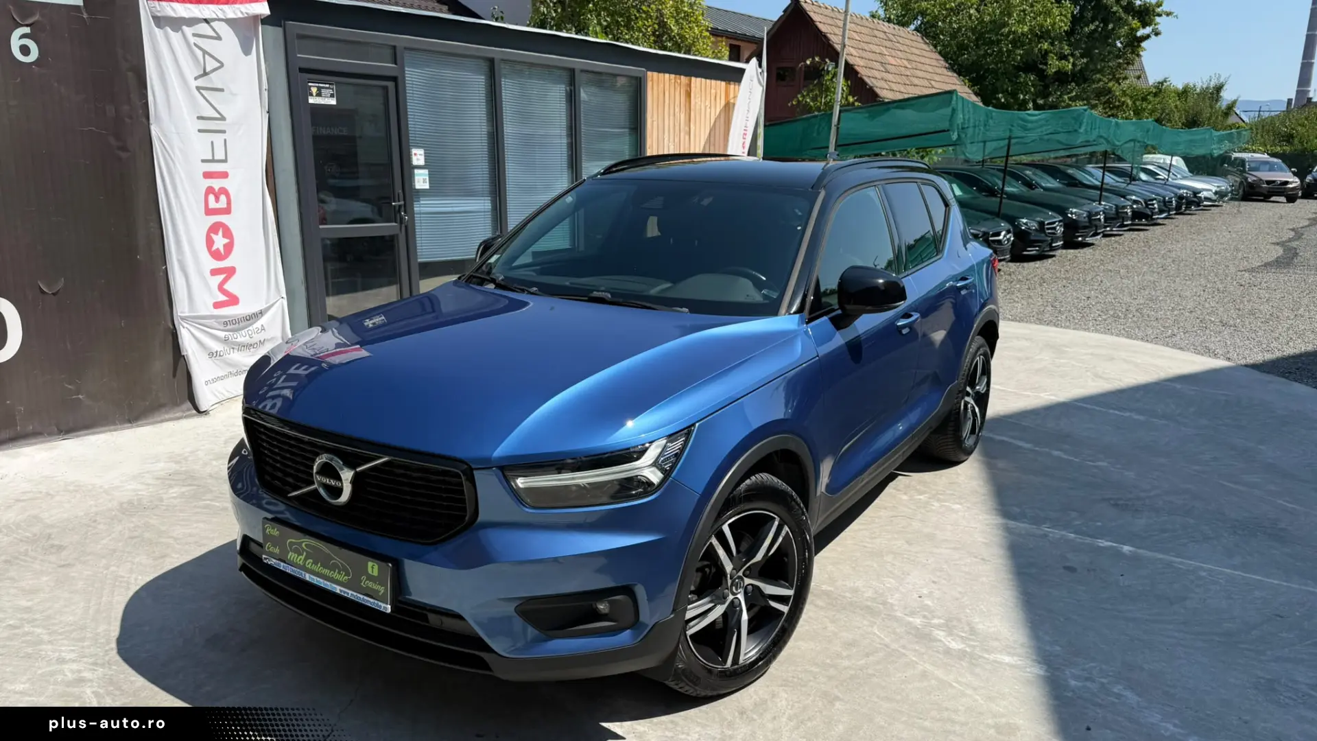 VOLVO XC40 R DESIGN