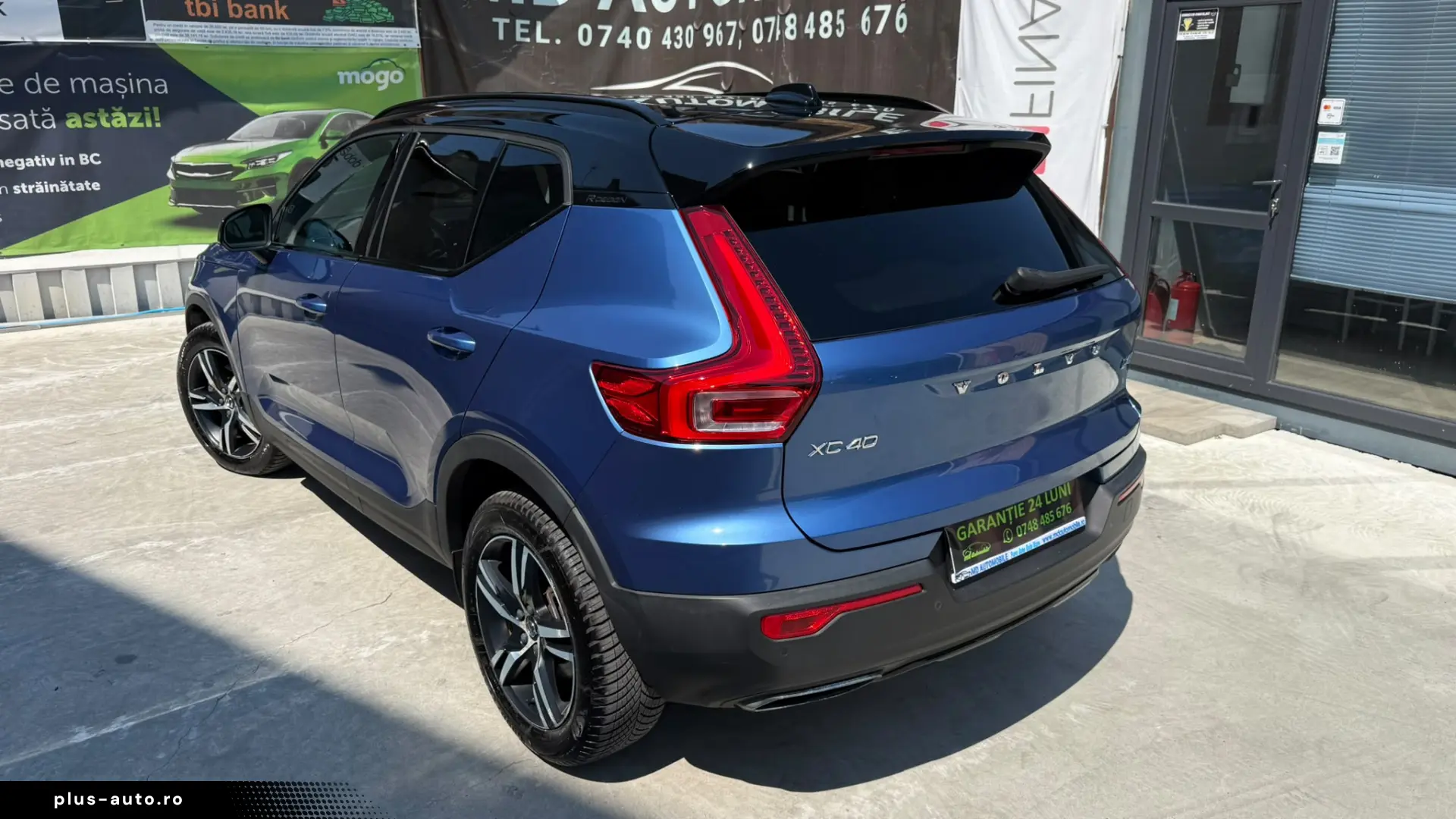 VOLVO XC40 R DESIGN