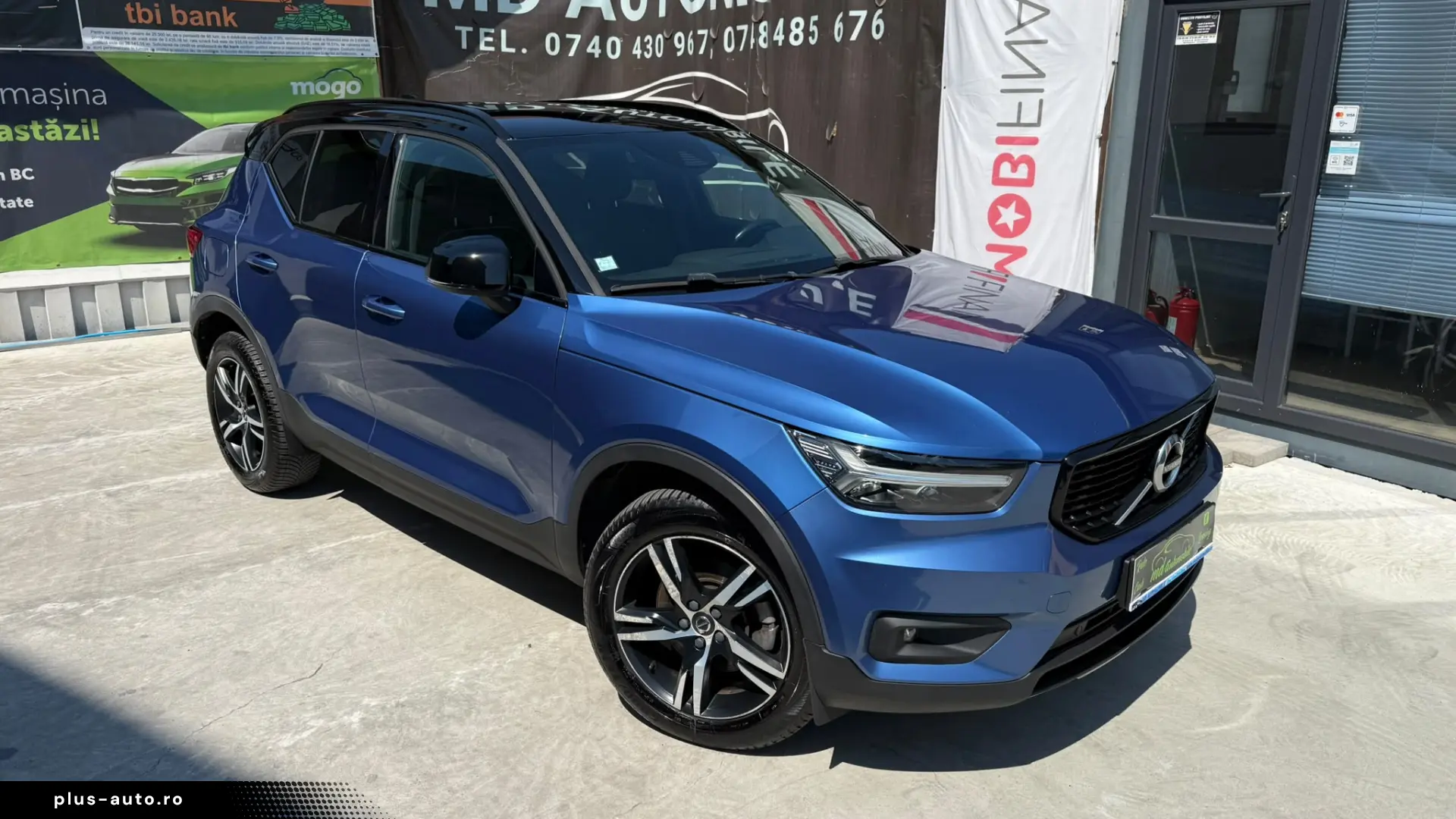 VOLVO XC40 R DESIGN