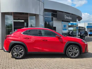 Lexus UX 300h F Sport Design