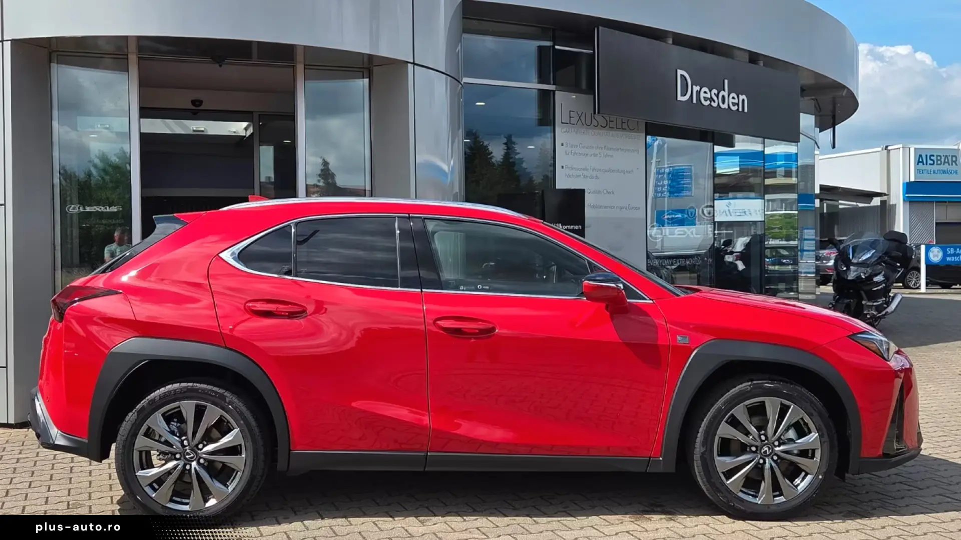 Lexus UX 300h F Sport Design
