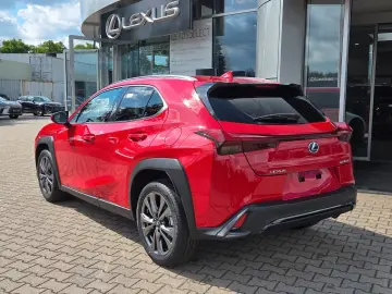 Lexus UX 300h F Sport Design