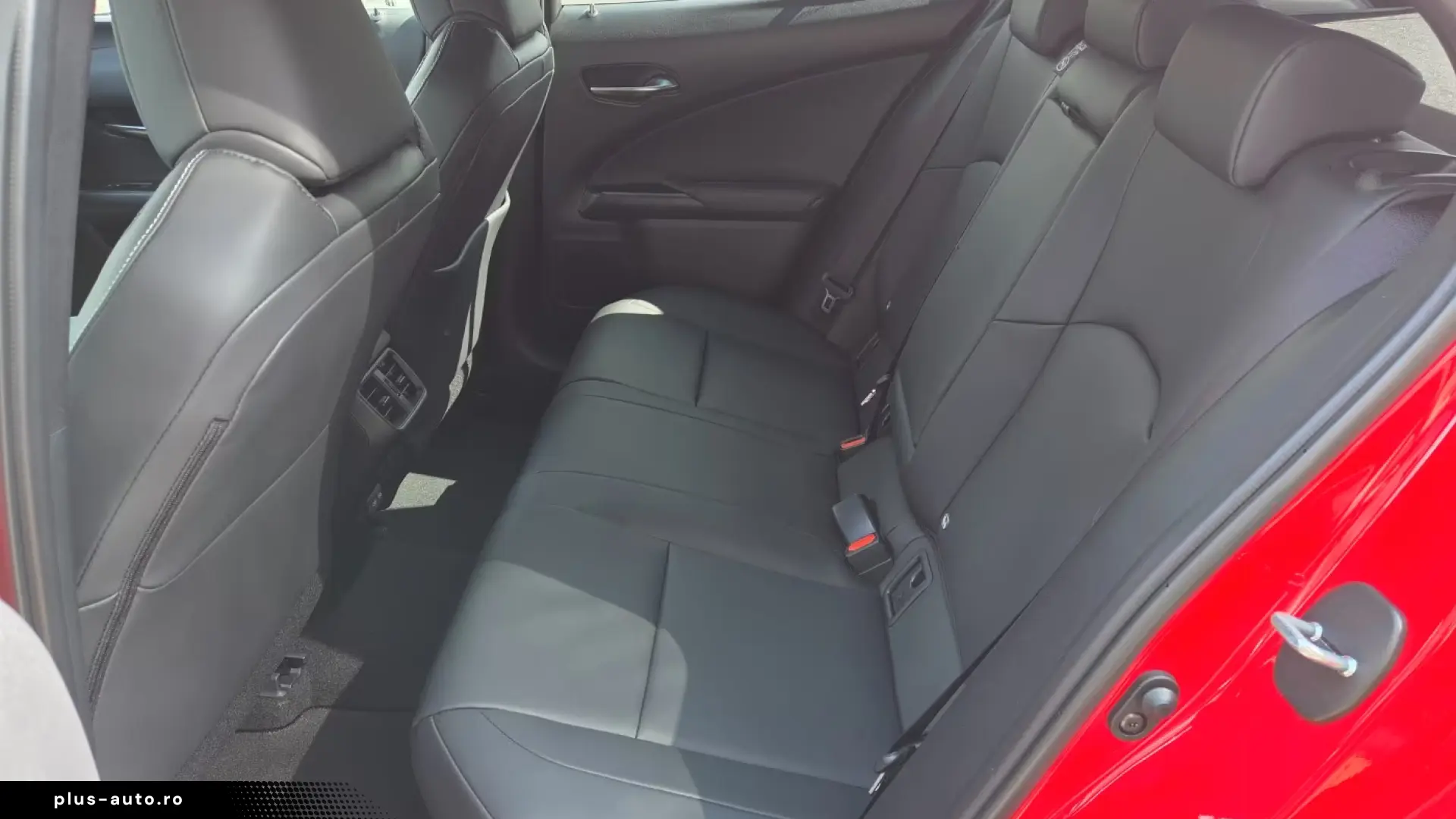Lexus UX 300h F Sport Design
