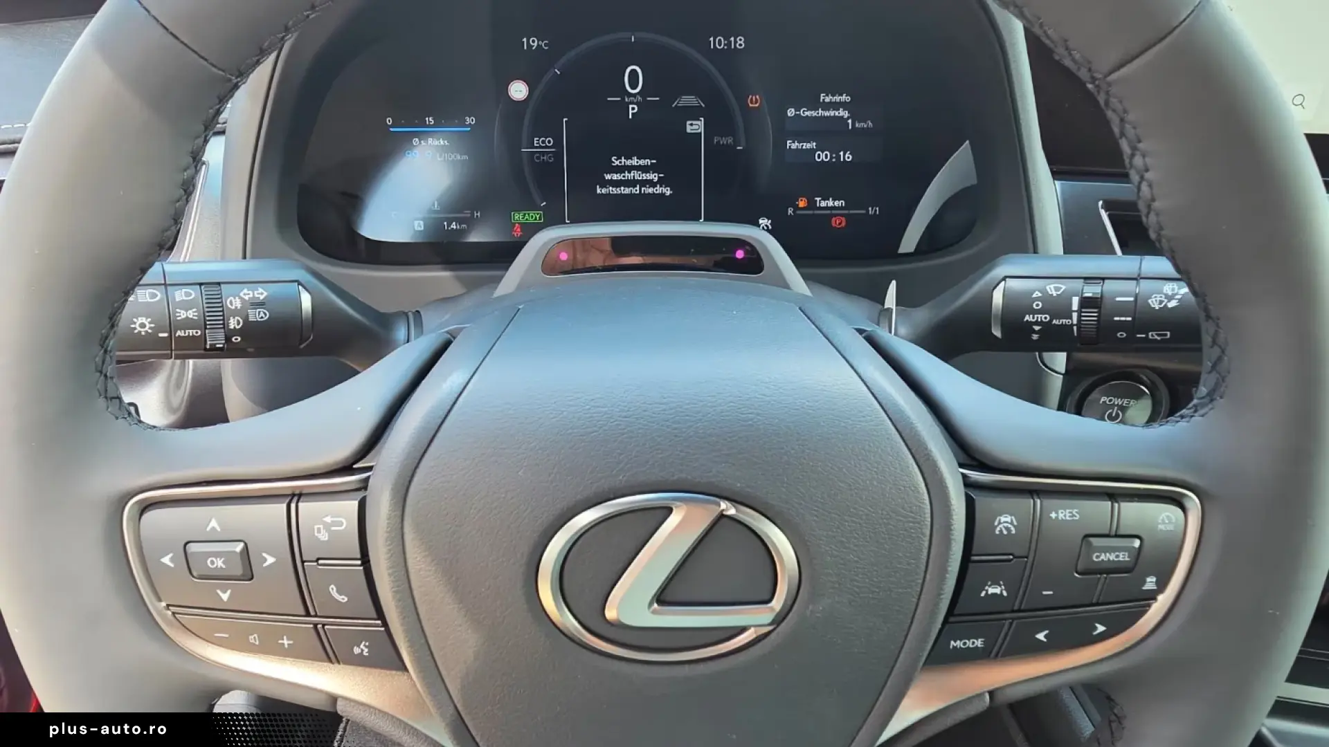 Lexus UX 300h F Sport Design
