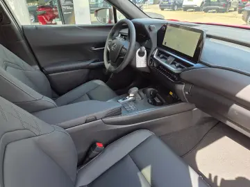 Lexus UX 300h F Sport Design