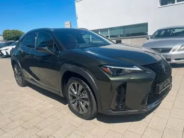 Lexus UX 300h F-Sport Design