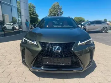 Lexus UX 300h F-Sport Design