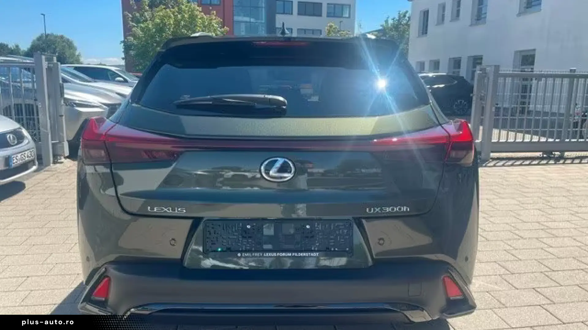 Lexus UX 300h F-Sport Design