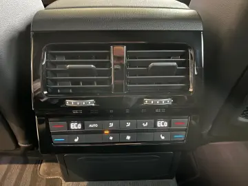 VW Touareg R-Line 3.0 TDI