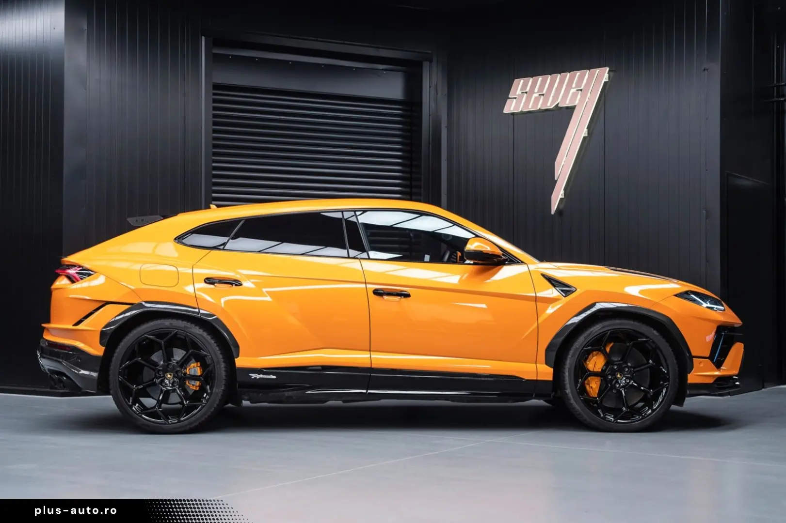 LAMBORGHINI Urus Performante   Carbon bonnet & spoiler   R23