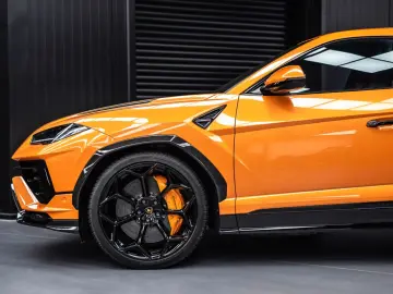 LAMBORGHINI Urus Performante   Carbon bonnet & spoiler   R23