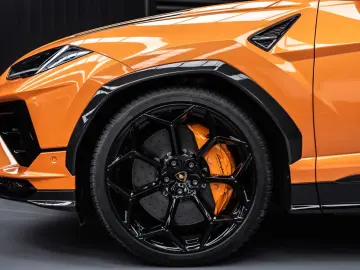 LAMBORGHINI Urus Performante   Carbon bonnet & spoiler   R23