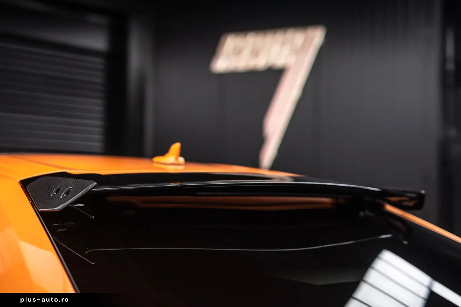 LAMBORGHINI Urus Performante   Carbon bonnet & spoiler   R23