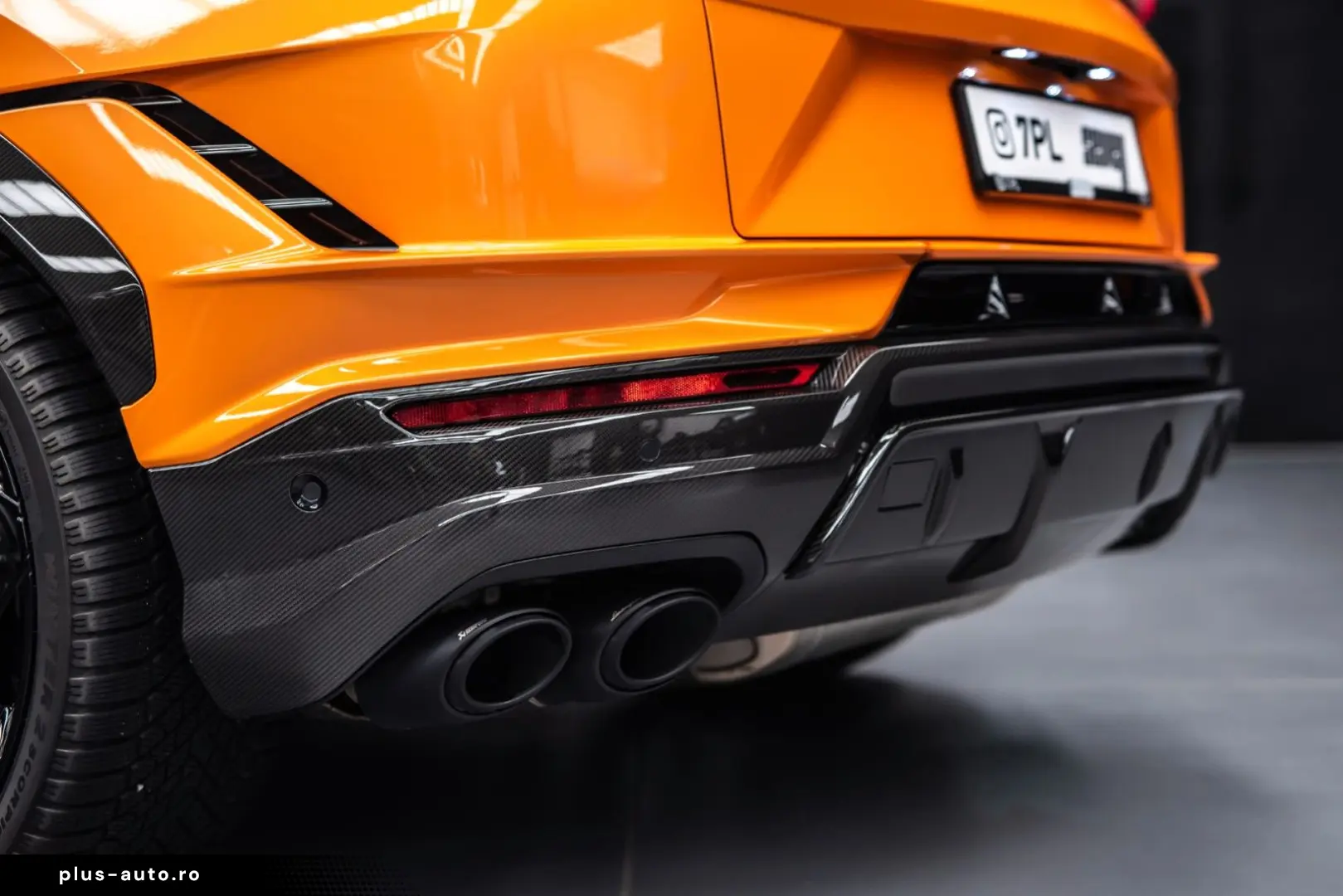 LAMBORGHINI Urus Performante   Carbon bonnet & spoiler   R23