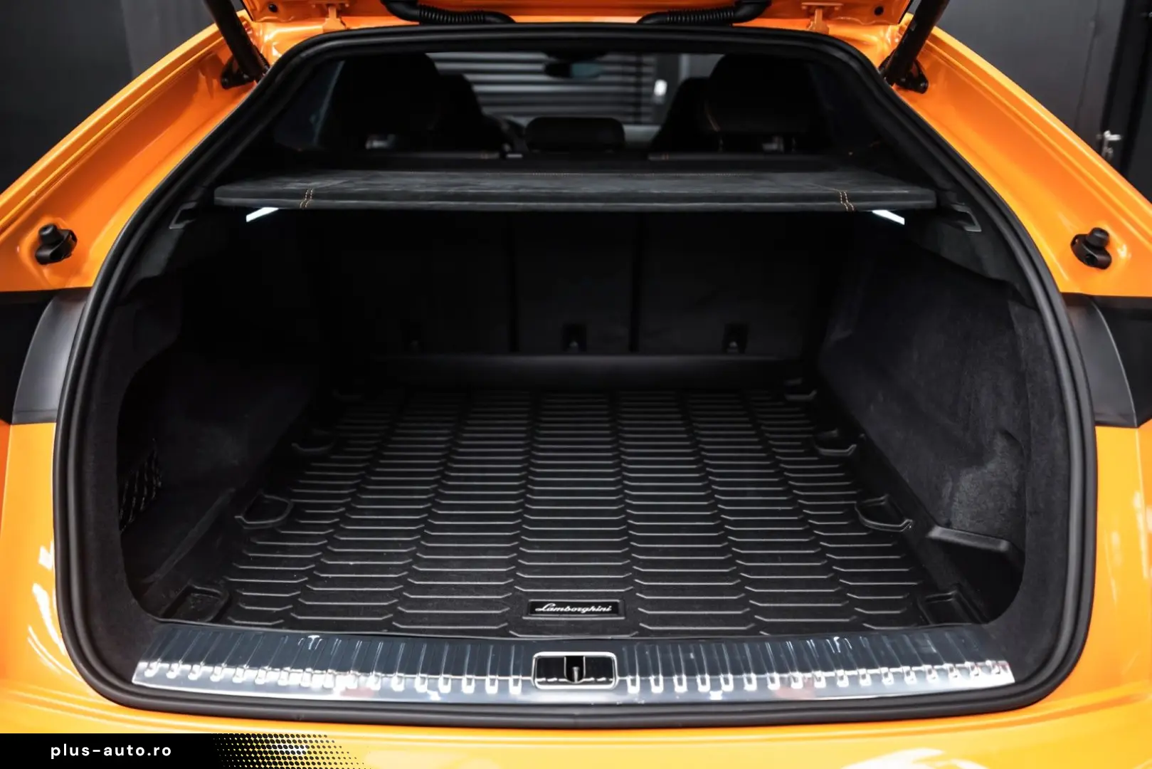 LAMBORGHINI Urus Performante   Carbon bonnet & spoiler   R23