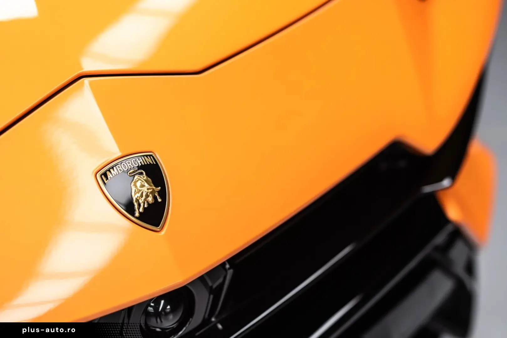 LAMBORGHINI Urus Performante   Carbon bonnet & spoiler   R23
