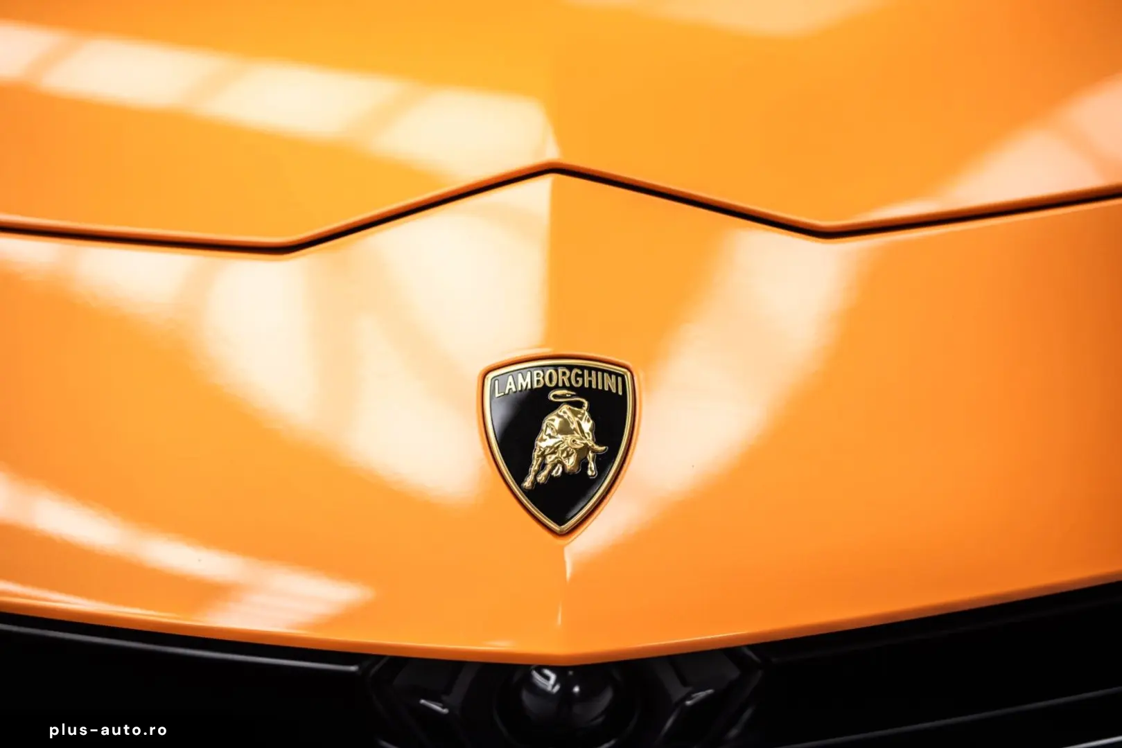 LAMBORGHINI Urus Performante   Carbon bonnet & spoiler   R23