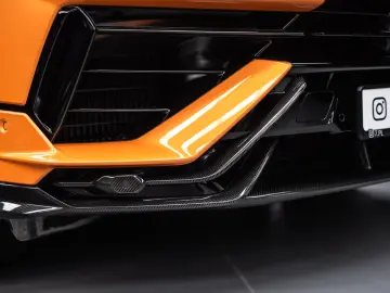 LAMBORGHINI Urus Performante   Carbon bonnet & spoiler   R23
