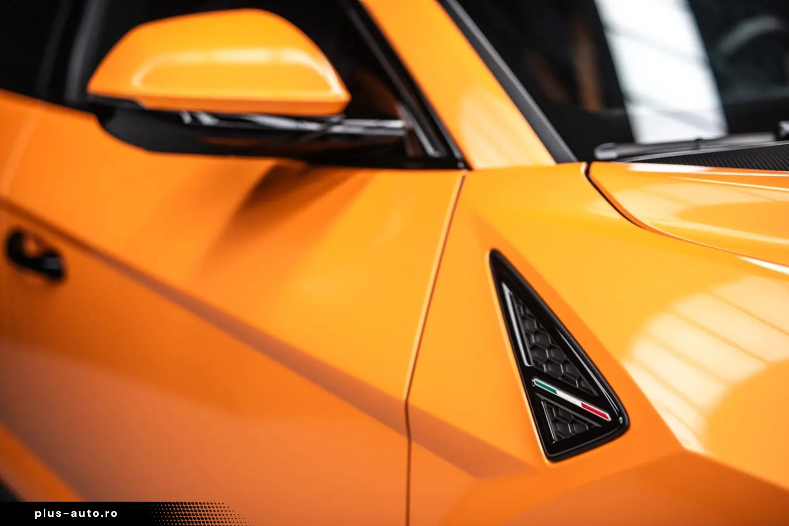 LAMBORGHINI Urus Performante   Carbon bonnet & spoiler   R23