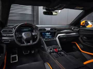 LAMBORGHINI Urus Performante   Carbon bonnet & spoiler   R23