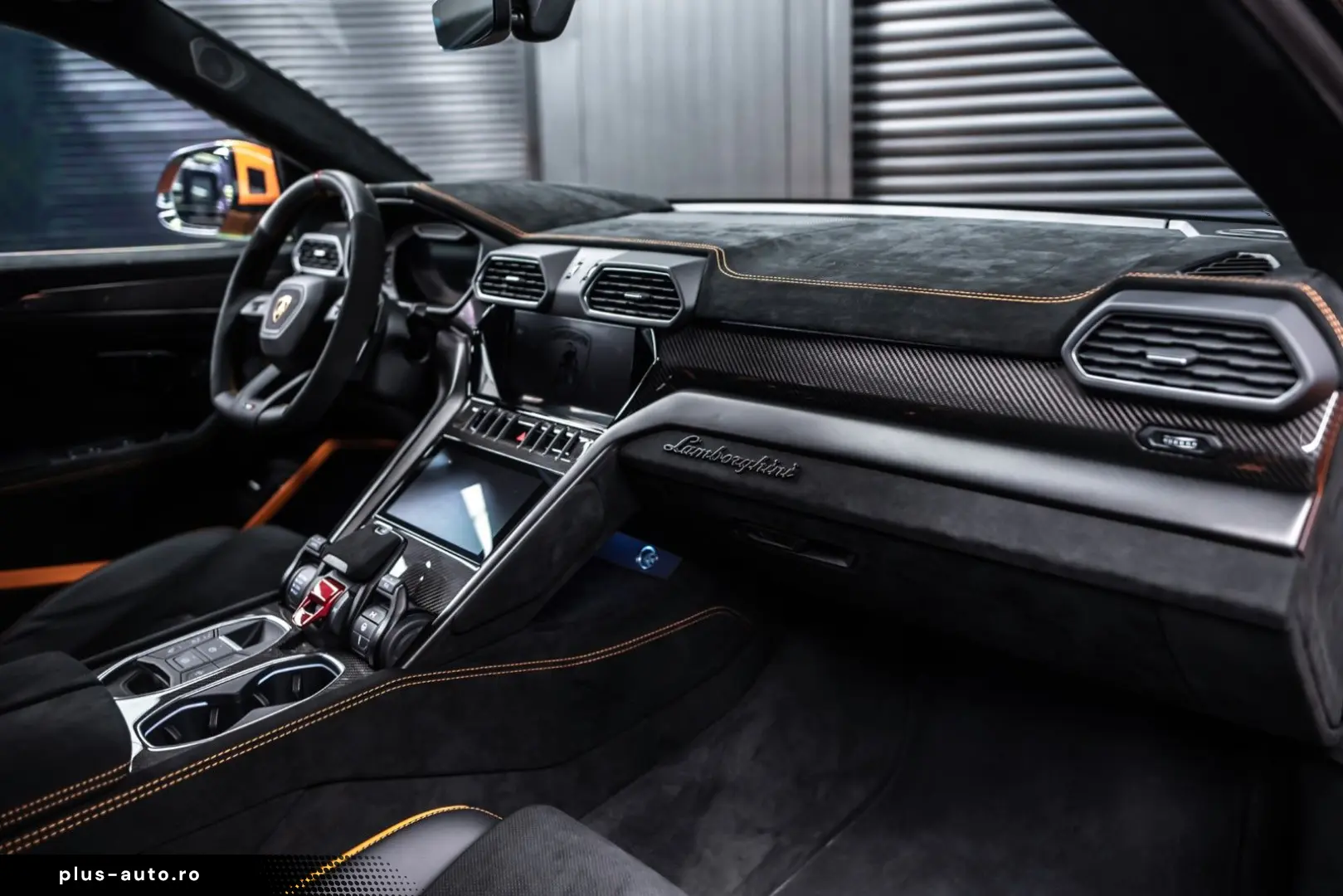 LAMBORGHINI Urus Performante   Carbon bonnet & spoiler   R23
