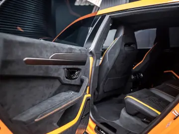 LAMBORGHINI Urus Performante   Carbon bonnet & spoiler   R23
