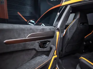 LAMBORGHINI Urus Performante   Carbon bonnet & spoiler   R23