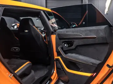 LAMBORGHINI Urus Performante   Carbon bonnet & spoiler   R23