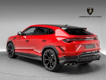 LAMBORGHINI Urus Performante