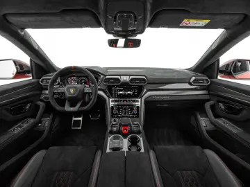 LAMBORGHINI Urus Performante