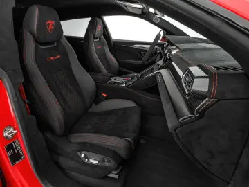 LAMBORGHINI Urus Performante